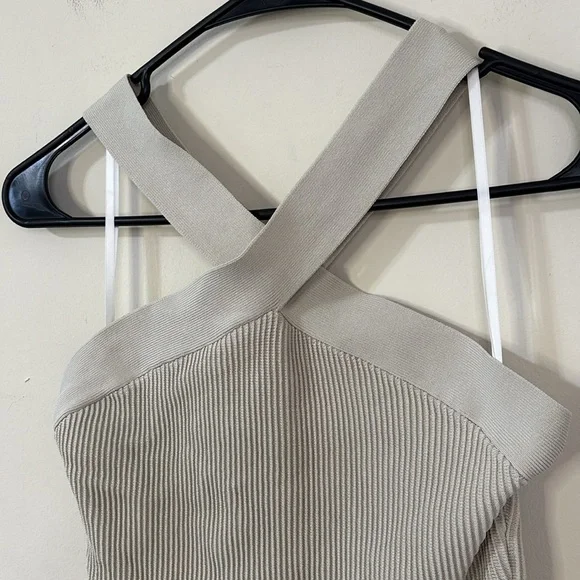 Aritzia Babaton Sculpt Knit Criss Cross Tank Matte Pearl Size Medium - Picture 5 of 8
